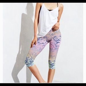 Victoria's Secret Ombré Palm Crop Leggings Size S